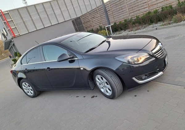 Opel Insignia cena 28900 przebieg: 290000, rok produkcji 2013 z Otwock małe 211